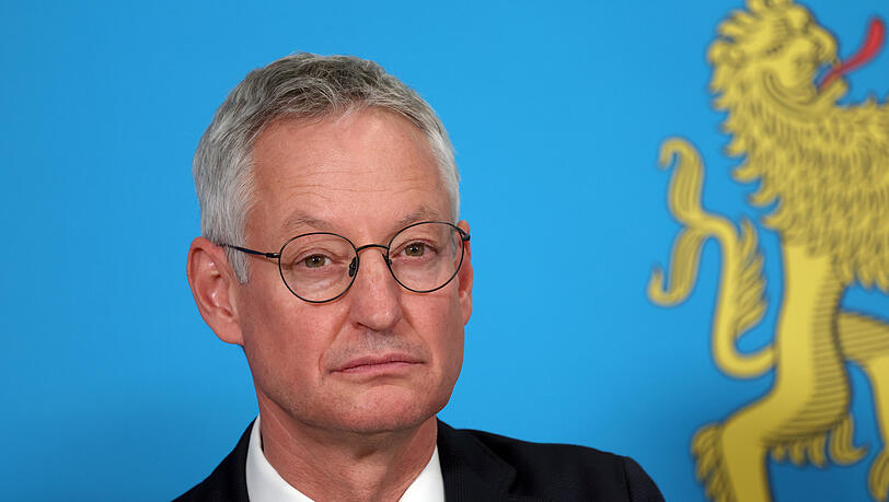 Markus Pannermayr, Vorsitzender des Bayerischen Städtetags, bei einer Pressekonferenz im bayerischen Finanzministerium nach einem Spitzengespräch zum kommunalen Finanzausgleich. Er hält das Ergebnis für ein "starkes und kraftvolles Signal". Markus Pannermayr, Vorsitzender des Bayerischen Städtetags, bei einer Pressekonferenz im bayerischen Finanzministerium nach einem Spitzengespräch zum kommunalen Finanzausgleich. Er hält das Ergebnis für ein "starkes und kraftvolles Signal".