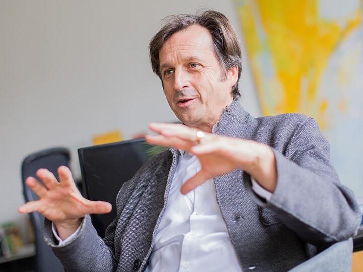 Stephan Grünewald stellt unter anderem die These auf, dass sich breite Bevölkerungsschichten nicht mehr wertgeschätzt fühlen.