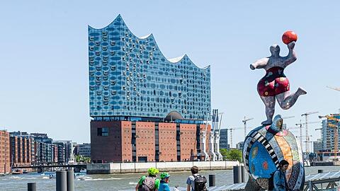 In der Hamburger Elbphilharmonie wird die Auslosung für die EM 2024 stattfinden.