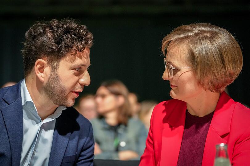 Felix Banaszak ("Fundi"-Flügel) und Franziska Brantner ("Realo"-Flügel), die Parteivorsitzenden der Grünen. Sie wollen ihre Posten behalten.