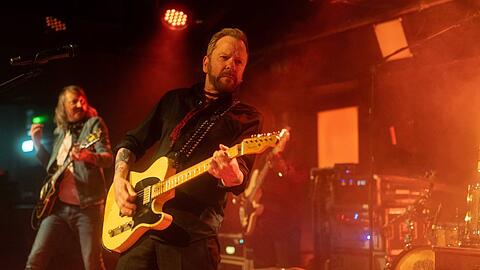 Kiefer Sutherland bei einem Konzert im britischen Norfolk am 13. Mai.