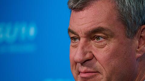 Die Kommunalwahl in Niedersachsen gibt CSU-Chef S&ouml;der Hoffnung: Auch SPD und CDU k&ouml;nnen noch respektable Wahlergebnisse erreichen.