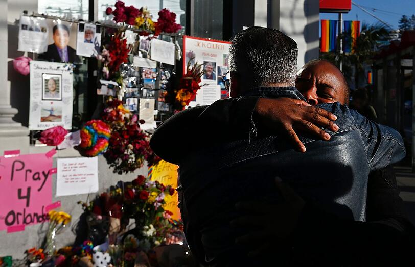 Die Menschen in Orlando trauern um die 50 Opfer des Terrorangriffs.