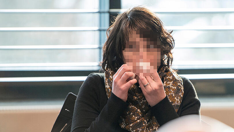 Die Kollegin des erschossenen Polizisten beim Prozess in Augsburg.
