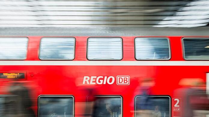 Im Regionalverkehr der Deutschen Bahn sollen die 3G-Kontrollen verschärft werden.