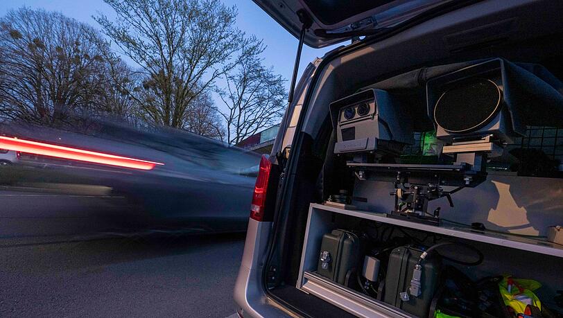 In einer Tempo-20-Zone in Donauwörth blitzte die Zivilstreife die Autofahrerin mit ihrem Wagen. (Symbolbild)