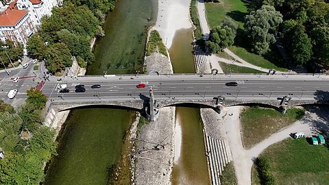 Die Wittelsbacherbr&uuml;cke muss bald saniert werden. Weil die Stadt beschlossen hat, eine neue Tramlinie dar&uuml;ber zu f&uuml;hren, soll das gleich mitgeplant werden, fordert der Fahrgastverband &bdquo;Pro Bahn&ldquo;.