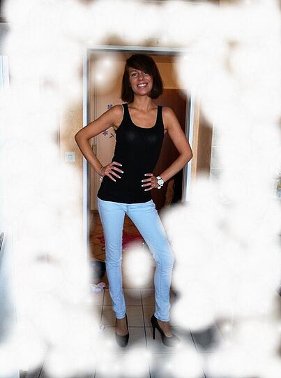 Sie ist Mutter einer 17 Monate alten Tochter. Zu ihren Hobbies zählen: Tanzen, Reisen, Shoppen und Fitness.