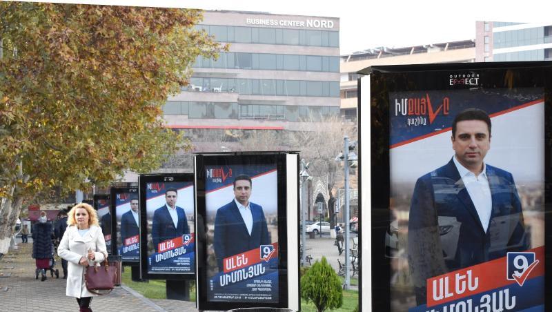 Das kleine und arme Armenien mit knapp drei Millionen Einwohnern befindet sich in politisch instabiler Lage. Das kleine und arme Armenien mit knapp drei Millionen Einwohnern befindet sich in politisch instabiler Lage.
