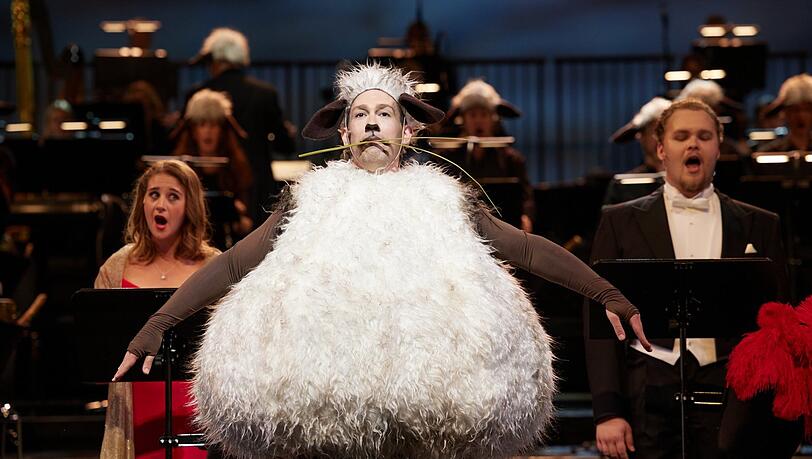 "Das Leben des Brian" mit Julia Sturzlbaum, Peter Neustifter und Alexander Grassauer im Gärtnerplatztheater.
