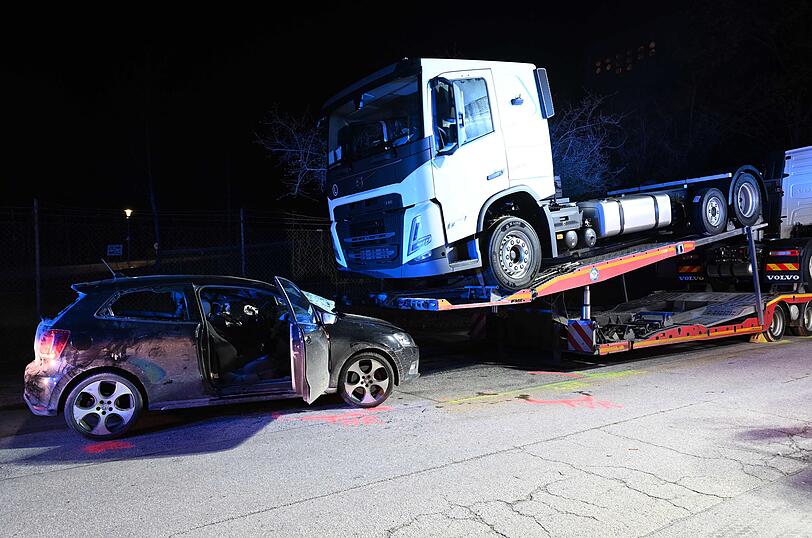 Schwer verletzt: Vermutlich aufgrund überhöhter Geschwindigkeit verlor der 19-Jährige in einer Kurve die Kontrolle über sein Fahrzeug.