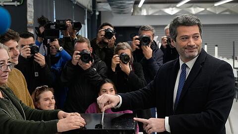 Der Rechtspopulist Andr&eacute; Ventura r&auml;umte seine Niederlage bei der Pr&auml;sidentenwahl in Portugal ein.