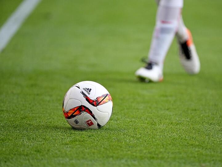 Ein Fußball-Spiel. Foto: Jan Woitas/Archivbild