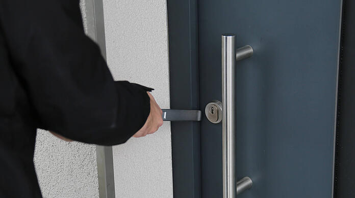 Sachdienliche Hinweise zu den vier Fällen nehmen die Kommissariat 52 und 53 im Münchner Polizeipräsidium entgegen. (Symbolbild)