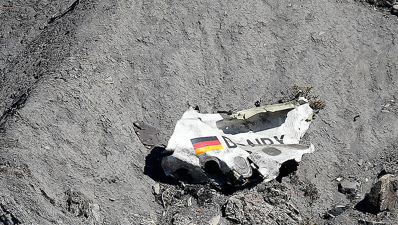 Die Absturzstelle in den französischen Alpen. Angehörige sollen an diesem Donnerstag auch die Möglichkeit haben, direkt an den Ort zurückzukehren, wo ihre Liebsten den Tod fanden. Die Absturzstelle in den französischen Alpen. Angehörige sollen an diesem Donnerstag auch die Möglichkeit haben, direkt an den Ort zurückzukehren, wo ihre Liebsten den Tod fanden.