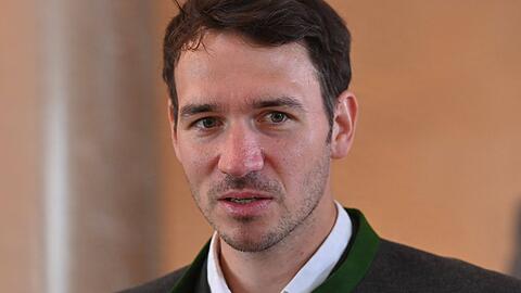 Wegen bayerischer Tradition: Felix Neureuther wird im Podcast von seinem Kollegen provoziert.
