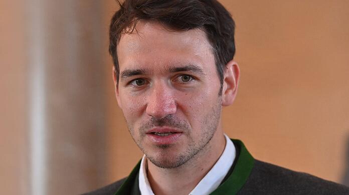 Wegen bayerischer Tradition: Felix Neureuther wird im Podcast von seinem Kollegen provoziert.
