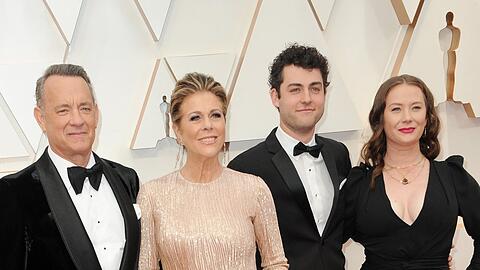 Elizabeth Hanks (r.) mit Vater Tom Hanks, Stiefmutter Rita Wilson und Halbbruder Truman.