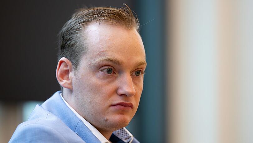 Der Angeklagte muss nach der Entscheidung des Gerichts für die bisherige Haft entschädigt werden. (Archivbild) Der Angeklagte muss nach der Entscheidung des Gerichts für die bisherige Haft entschädigt werden. (Archivbild)