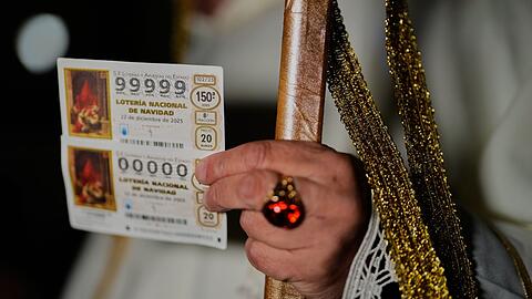 Insgesamt werden mehr als 2,77 Milliarden Euro verteilt.