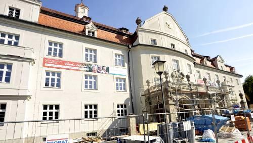 1904-1907 erbaut, seit 2007 eingerüstet: Das Altersheim Heilig Geist soll bald wieder eröffnen. 1904-1907 erbaut, seit 2007 eingerüstet: Das Altersheim Heilig Geist soll bald wieder eröffnen.