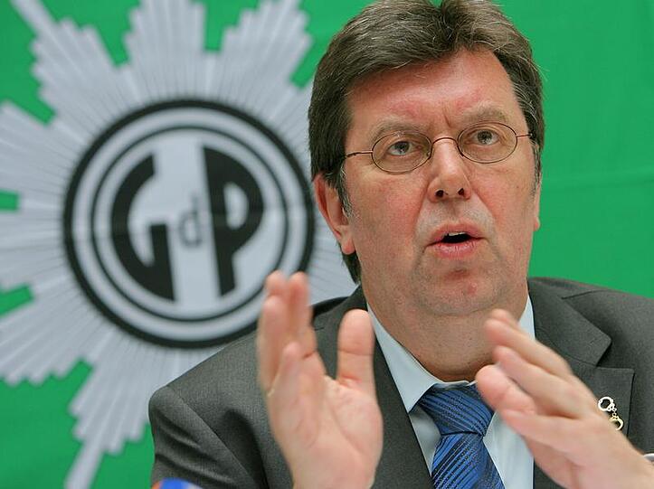 Der Bundesvorsitzende der Gewerkschaft der Polizei (GdP), Konrad Freiberg (Archivbild)