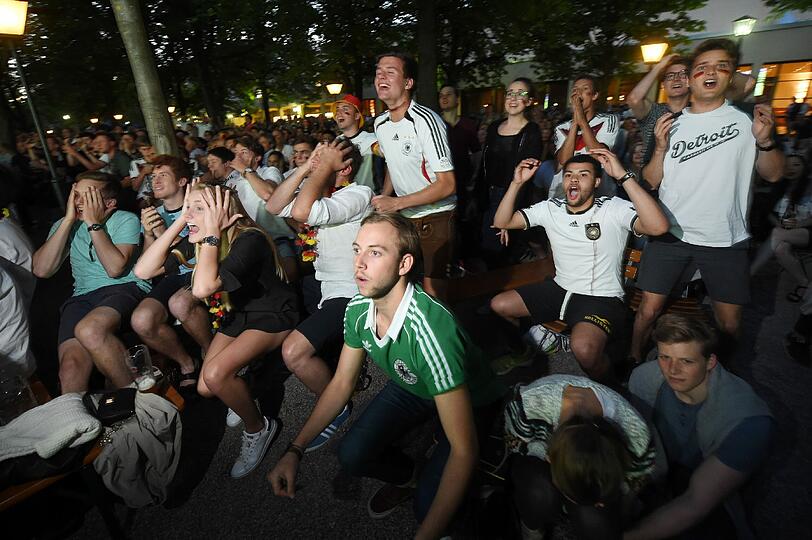 Das Spiel läuft für die deutschen Fans anders als erhofft.