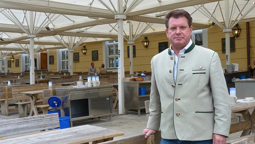 Peter Hubert ist der Chef vom Tegernseer Bräustüberl. Peter Hubert ist der Chef vom Tegernseer Bräustüberl.