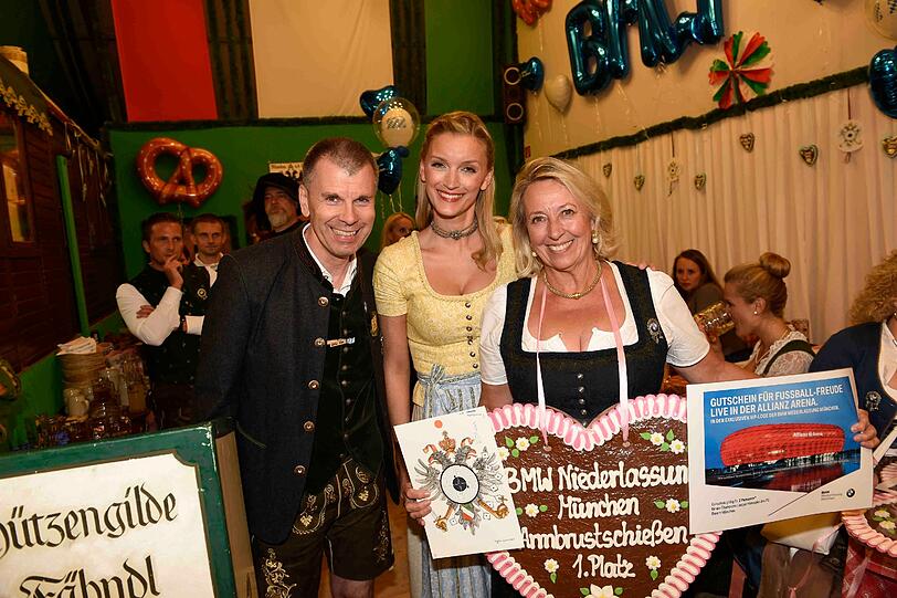 BMW Armbrustschießen: Peter Mey, Liesl Weapon und Marianne Wille