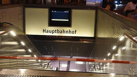An der U-Bahn-Haltestelle Hauptbahnhof zeigte ein Mann den Hitlergruß.