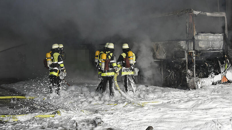 Weitere Bilder vom Feuerwehreinsatz am Mittleren Ring.
