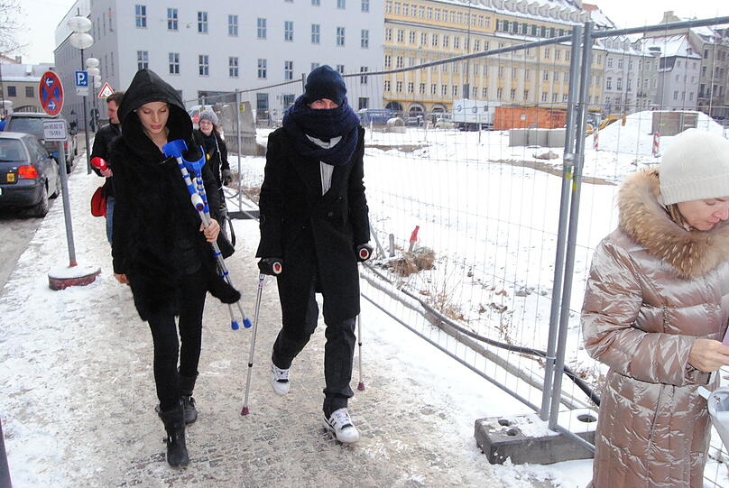 Schweinsteiger und Sarah: Hier führen sie die Presse an der Nase herum. Die Bilder