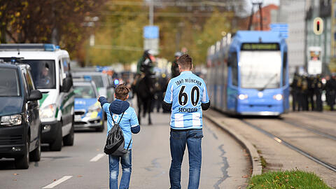 Müssen Löwen-Fans weiterhin eine hohe Abgabe für den MVV beim Stadionbesuch zahlen? (Symbolbild)