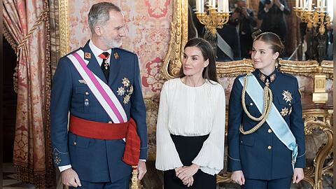 K&ouml;nig Felipe, K&ouml;nigin Letizia und Prinzessin Leonor (re.) haben den Dreik&ouml;nigstag begangen.