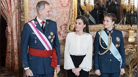 K&ouml;nig Felipe, K&ouml;nigin Letizia und Prinzessin Leonor (re.) haben den Dreik&ouml;nigstag begangen.