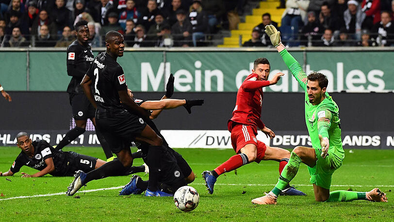 ROBERT LEWANDOWSKI, NOTE 2: Diesmal nicht als Torschütze herausragend, sondern als Vorbereiter: Assistierte Ribéry vor dem 1:0, bediente dann auch Müller vor dessen Lattenkracher. Das gibt Pluspunkte bei den Kollegen. Vergab selbst nach Alaba-Pass das 2:0 (45.).