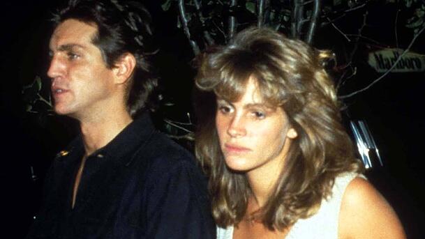 Eric Roberts ist der große Bruder von Weltstar Julia Roberts. Eric Roberts ist der große Bruder von Weltstar Julia Roberts.