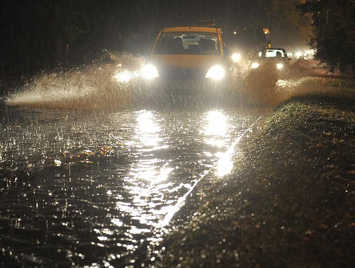 Auch über Berlin fegten die Unwetter und setzten ganzen Straßenzüge unter Wasser.
