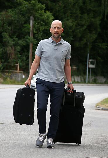 Der Löwen-Tross um Daniel Bierofka ist am Dienstagmittag im 4-Sterne-Hotel "Dilly Resort" angekommen.