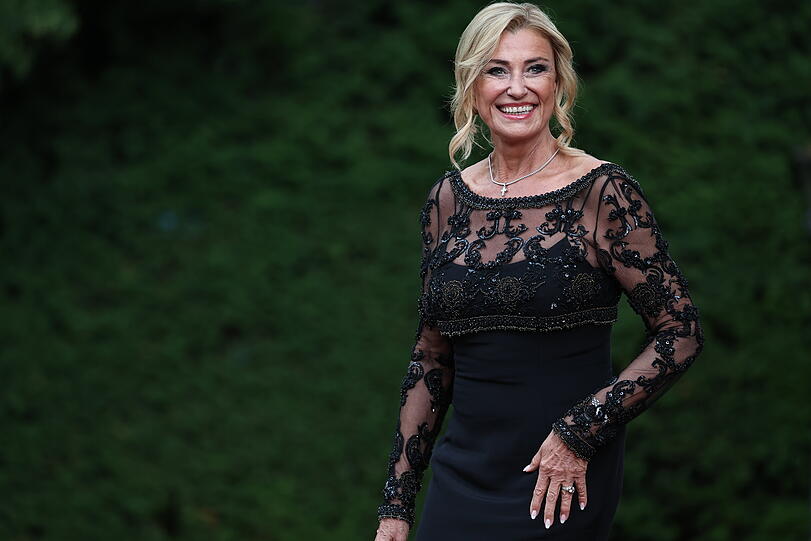 Die "Höhle der Löwen"-Investorin Dagmar Wöhrl im schwarzen Kleid.