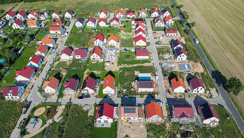 Begehrte Einfamilienhäuser: Der Immobilienmarkt kommt wieder in Fahrt (Archivbild)