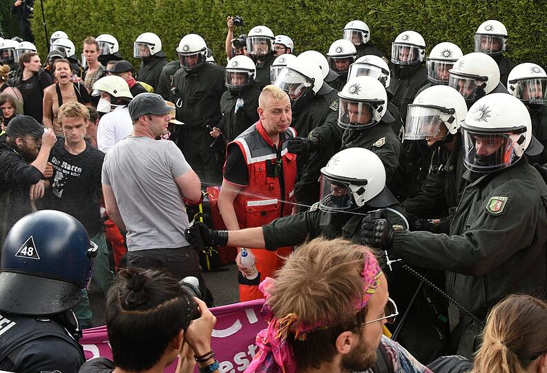 Weitere Bilder zur Anti-G/-Demo in Garmisch.