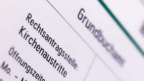 In München und anderen bayerischen Kommunen sind die Anfragen zum Kirchenaustritt seit Veröffentlichung des Missbrauchsgutachtens regelrecht explodiert. (Symbolbild)