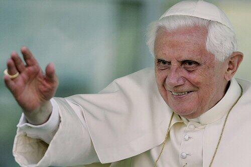 Hörte den Missbrauchsofern zu: Benedikt XVI.