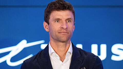 Dahoam in Bayern kassiert Thomas M&uuml;ller eine bittere Niederlage.