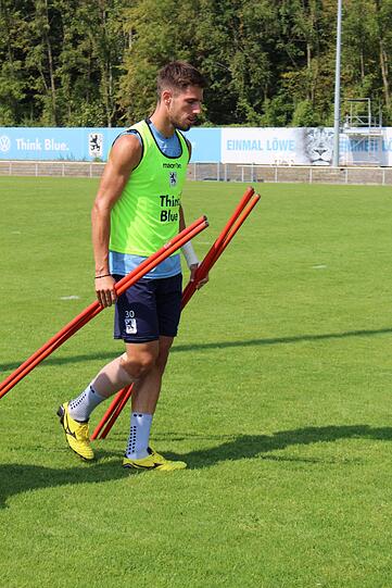 Schrecksekunde für Degenek beim Training am Freitag. Hier die Bilder vom Vormittagstraining.