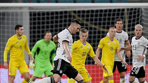Fungierte als Abwehrchef: Niklas Süle (M.).