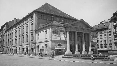 Repräsentativ, stattlich, riesig groß: Der Atlantik-Palast am Isartor (hier vor dem Krieg) wurde 1953 abgerissen.