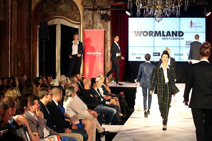 Der AZ-Modelcontest feiert Finale im Silbersaal des Deutschen Theaters. Am Ende war es Jeannie, die die Jury am meisten überzeugt hat. Die 23-Jährige ist die neue Schöne Münchnerin. Die Bilder des Galaabends zum Durchklicken.