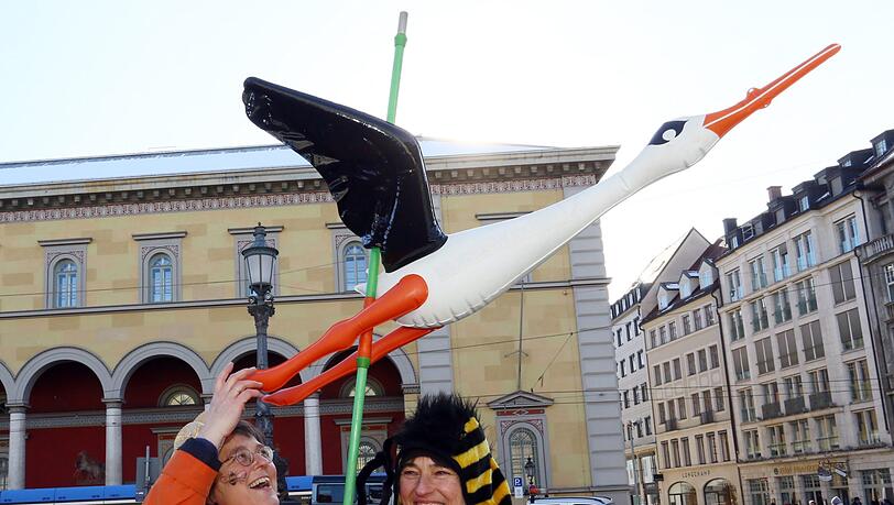 Am Freitag zogen die Unterstützer des Volksbegehrens Artenvielfalt in München durch die Straßen um auf ihr Anliegen aufmerksam zu machen.